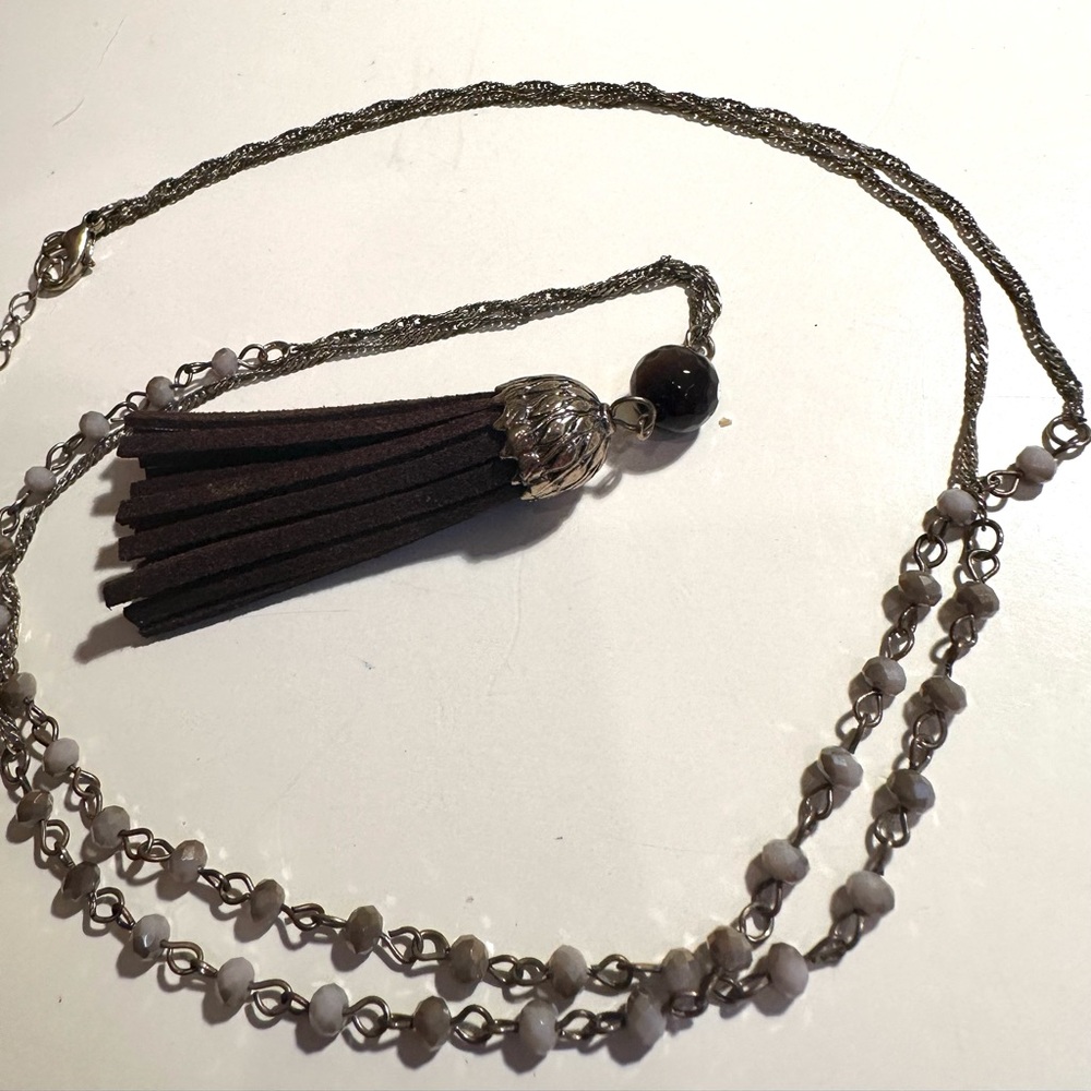 softly Understated Necklace EUC w/ Faceted beads, antique gold chain, leather … - Picture 4 of 8